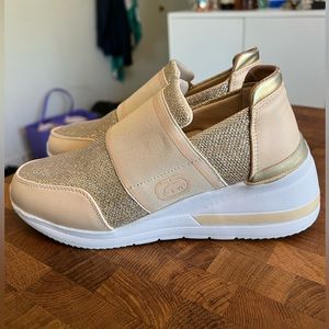 Sz. 7 women’s echo sneakers